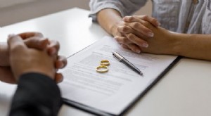 Michigan Divorce:Understanding Debt Division &Equitable Distribution 