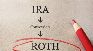 Roth IRA-konvertering i pension:Är 70 000 $ årlig konvertering rätt för dig? 